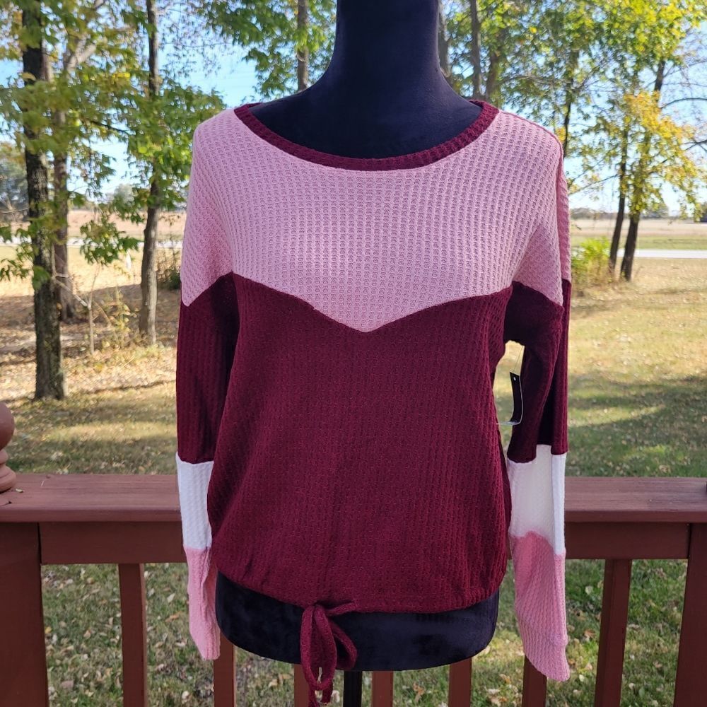 NWT No Boundaries Light Pink Burgundy Waffle Knit Colorblock Pullover Size S